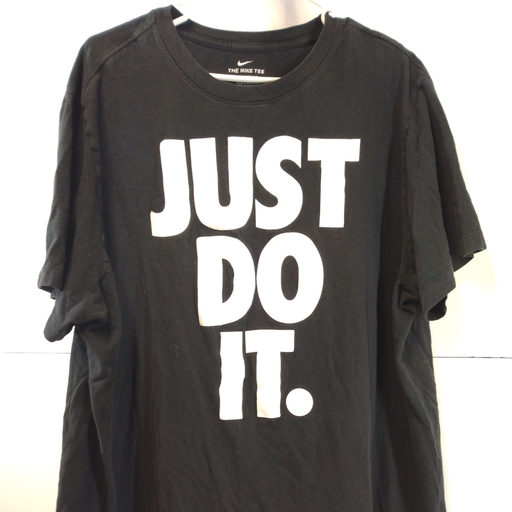 The NIKE Tee JUST DO IT. T-Shirt Black/ White Men’s Size XXLARGE 100% Cotton